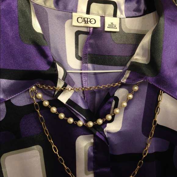 SALE!💥Purple geometric style Top - Picture 3 of 3