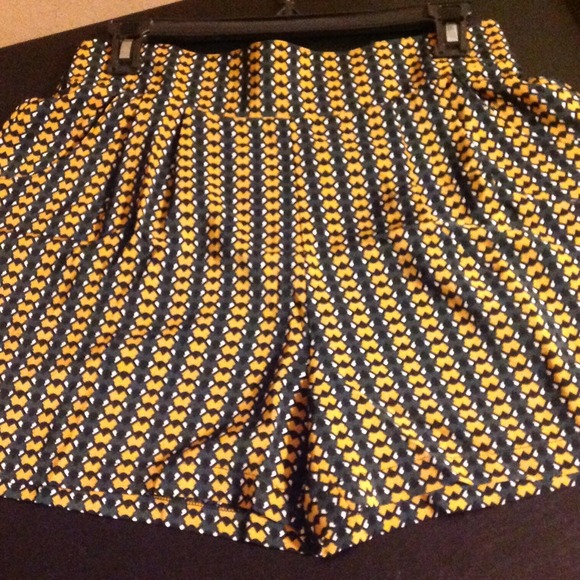 Tribal Print Dress Shorts - Picture 3 of 3