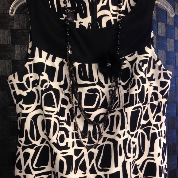 SALE!!💥Black & White Dress - Picture 2 of 3