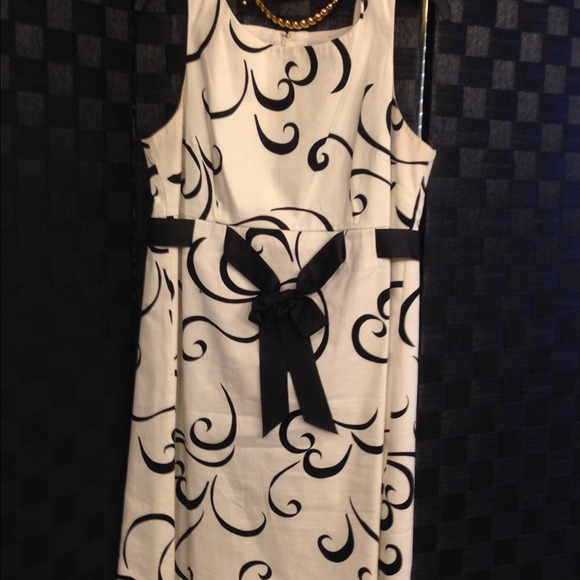 White and black dress with tie built in