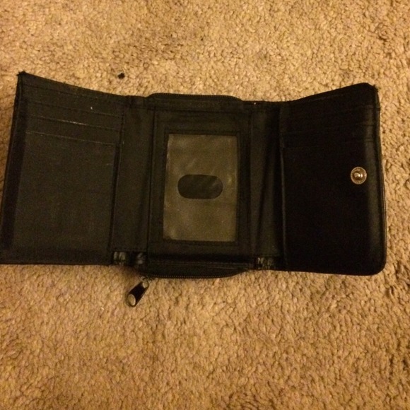 Black Heart Wallet - Picture 3 of 4