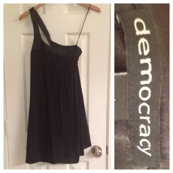 Little black dress BOGO free - Picture 1 of 3