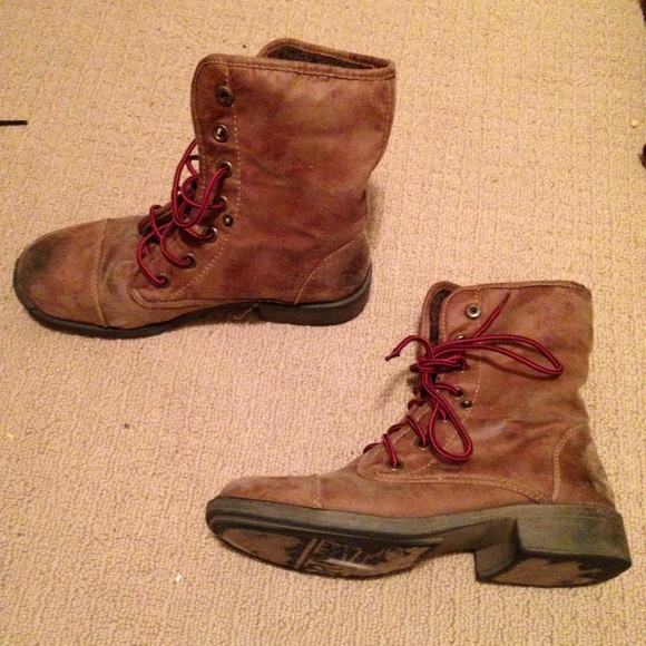 Roxy boots