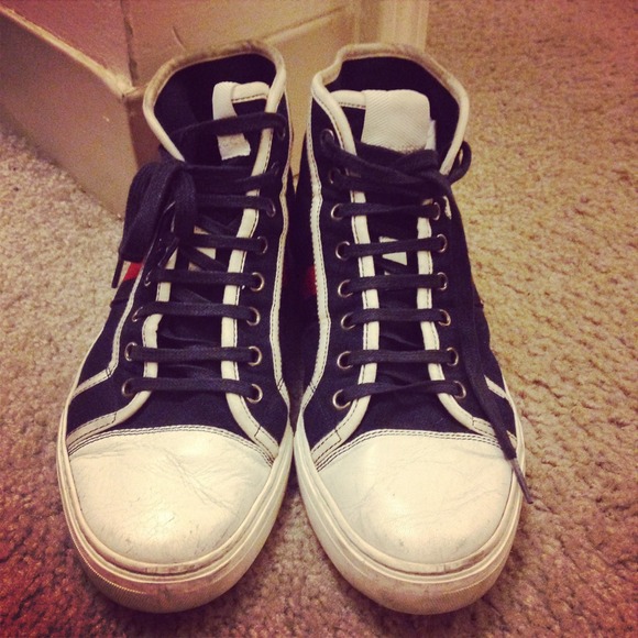 GUCCI - Picture 2 of 3