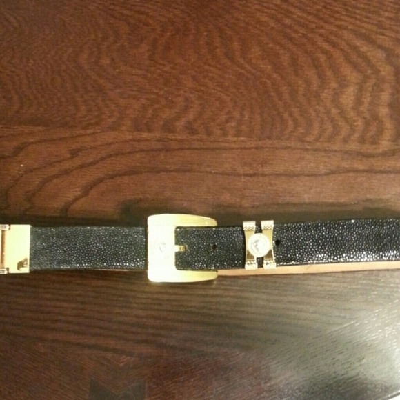 Men's belt with lion detail on it ostrich leather