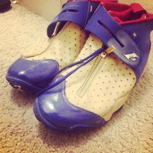 Basketball shoes