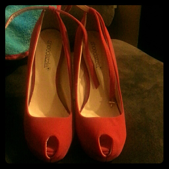 Red pumps
