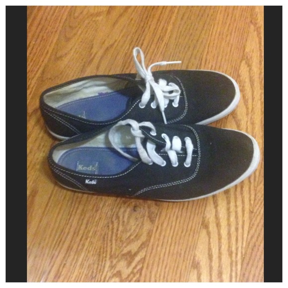 Keds 💜💜 - Picture 2 of 2
