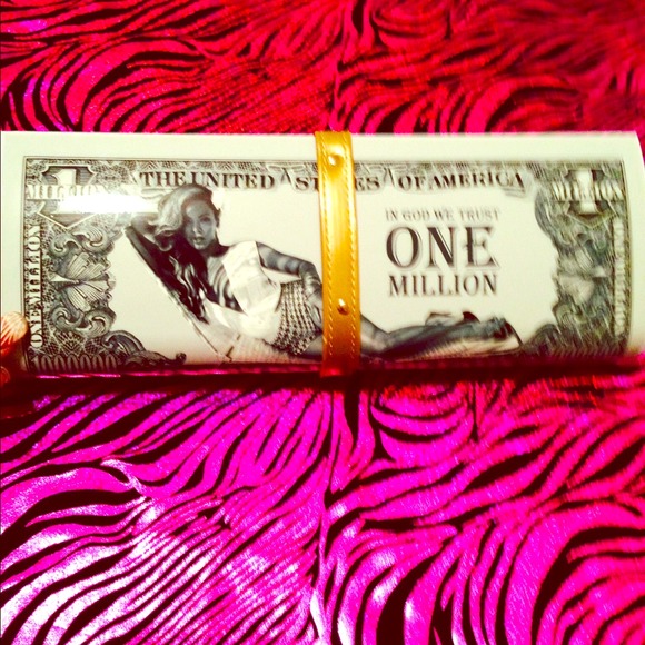 Queen Bey Million Dollar Clutch Bag