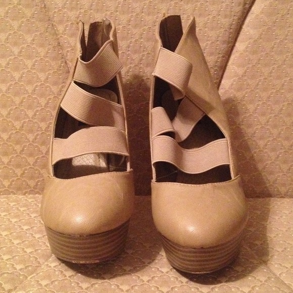 Strappy beige bootie!!