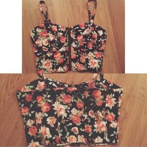 🌸 Floral crop top 🌸