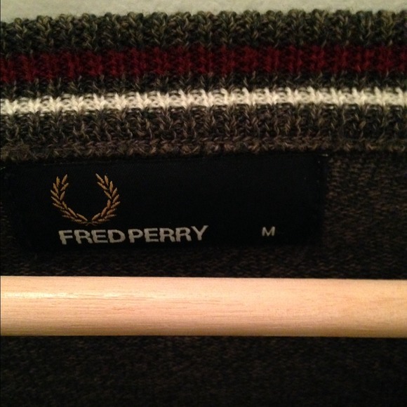 MENS grey Fred Perry cardigan - Picture 2 of 3