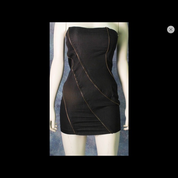 Strapless denim dress with zipper by Body  Central