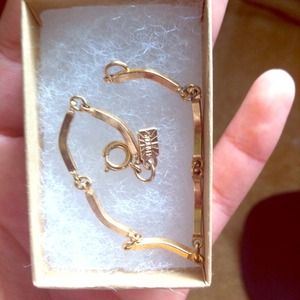 Gold plated curvy bracelet