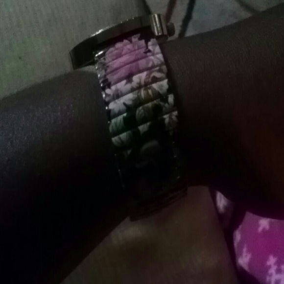 Watch - Picture 2 of 2