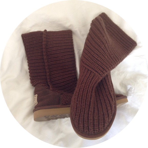 brown sweater uggs