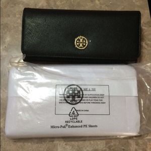 Robinson Envelope Continental Wallet