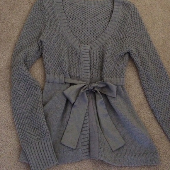Tops - Gorgeous grey SWEATER & BLACK/WHITE EMPYRE FLANNEL