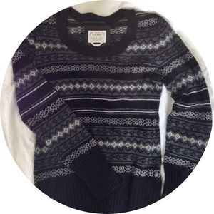 ⭐️SOLD⭐️ Old Navy black and grey sweater