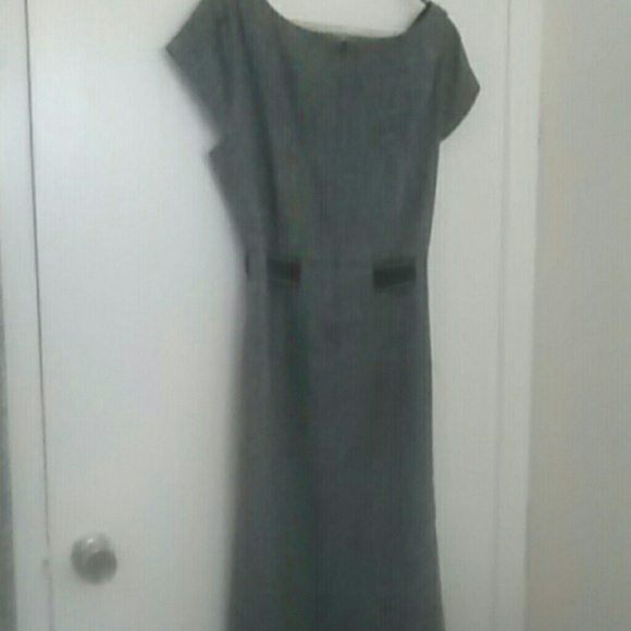 Dress - Picture 3 of 3