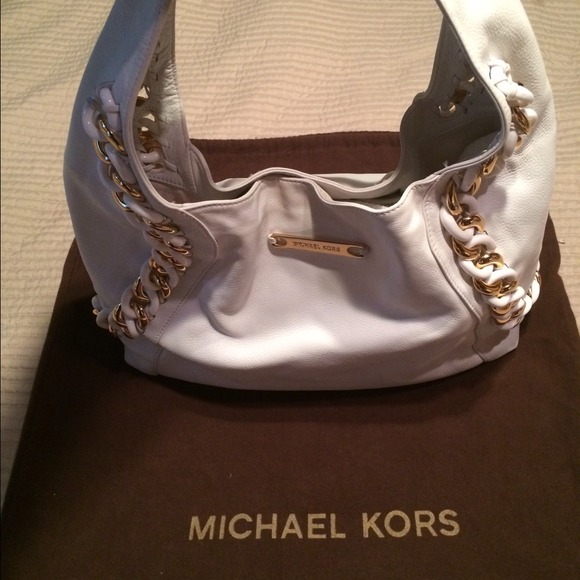 Michael Kors 💯authentic leather bag. - Picture 3 of 8