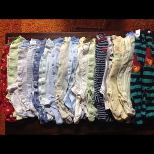 Lot of 18 0-3 month boys sleepers