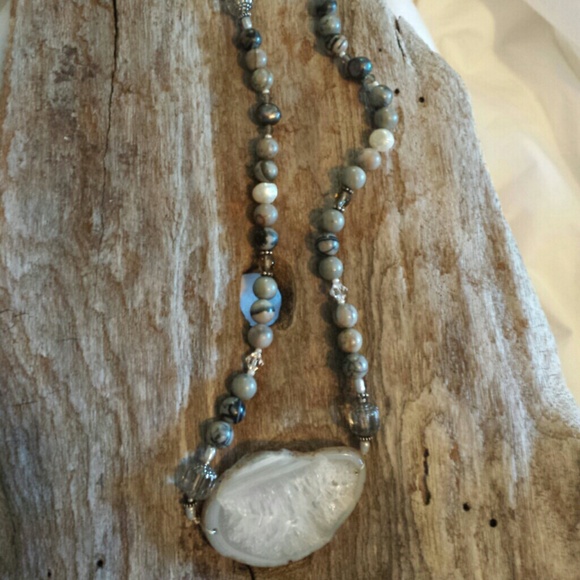 Hand cut Drury and agate necklace