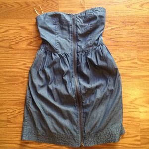 Strapless denim dress with zipper