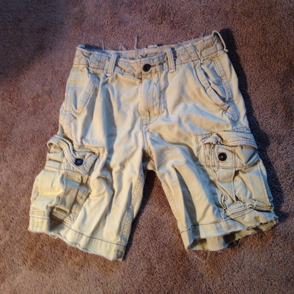 Size 30 Men's Cargo Shorts.
