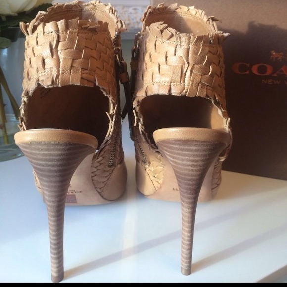 NIB COACH Leather Julie Stiletto Heel - Picture 4 of 4