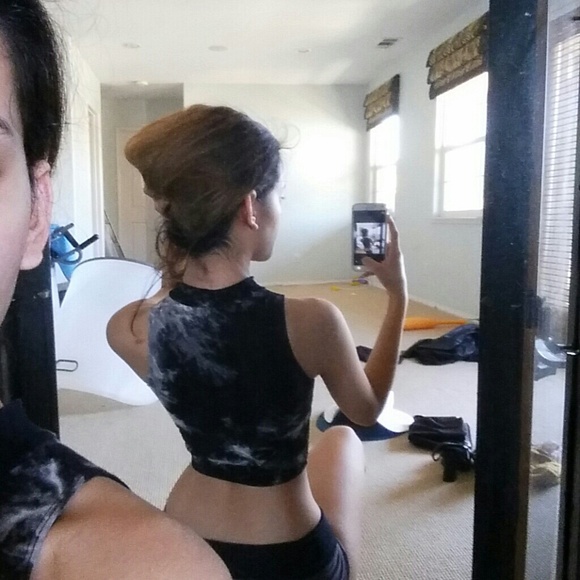 Crop top - Picture 3 of 3