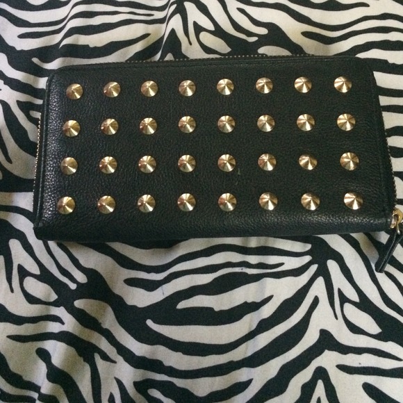 🚫SOLD ON VINTED🚫Studded Wallet