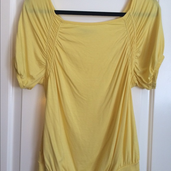🚫SOLD🚫 Yellow Short Sleeve Top