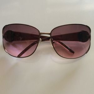 Pink GUESS sunglasses - Great condition!