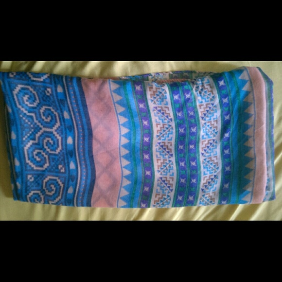 Skull Scarf & Aztec Scarf - Picture 3 of 4