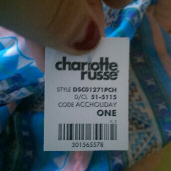 Skull Scarf & Aztec Scarf - Picture 4 of 4