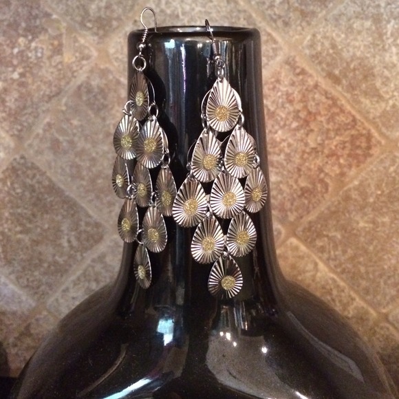 NWOT Dangle away silver gold !!! - Picture 2 of 3