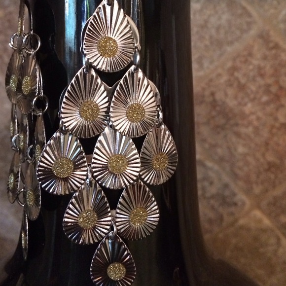 NWOT Dangle away silver gold !!! - Picture 3 of 3