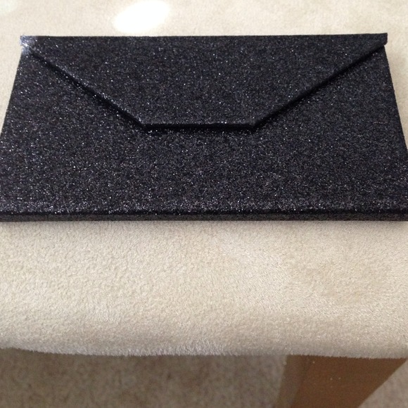 NIB 8 eyeshadow palette