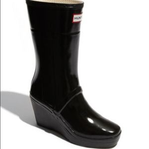 Hunter wedge rain boots size 9