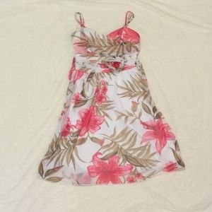 Super cute Hawaiian print dress