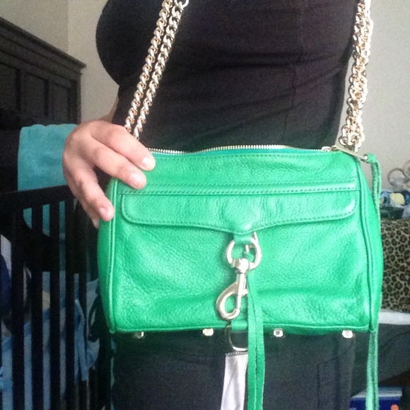 Mini Mac - Picture 1 of 4