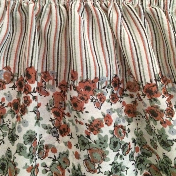 Pin stripe and floral blouse - Picture 2 of 2