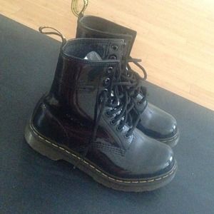 DR. Martens