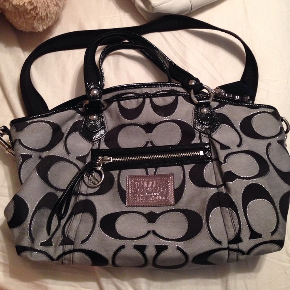 Authentic Coach Poppy Bag Medium size