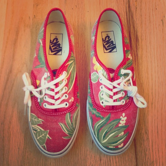 Vans Authentic Slim Hawaiian Print Lace Up Shoes