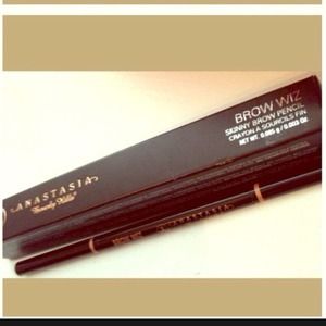 Anastasia brow wiz in chocolate