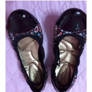 Cute floral flats from boutique