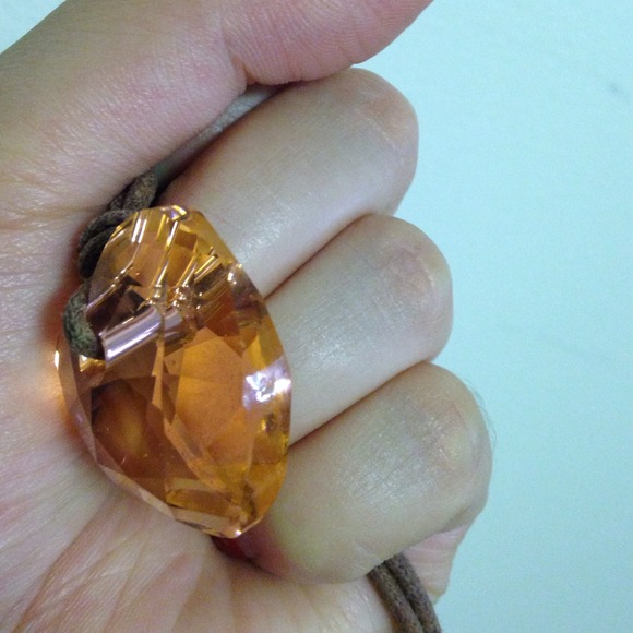 Swarovski heart necklace in rose - Picture 3 of 3