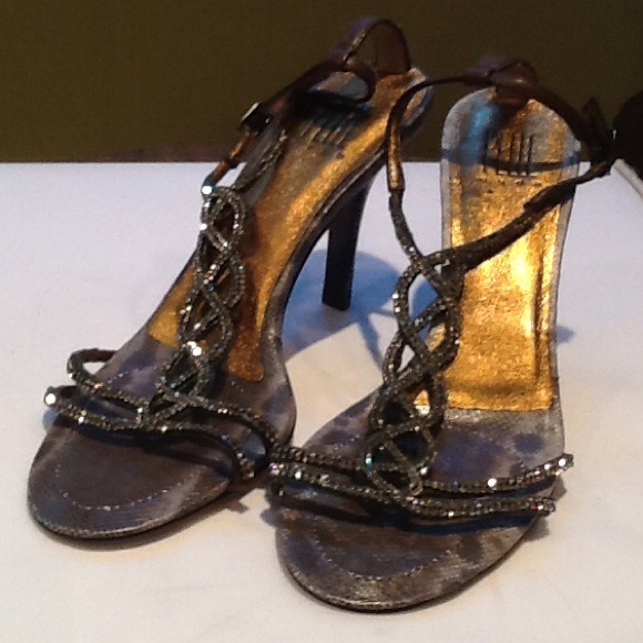 NEW Pella Moda Rhinestone Jeweled Heels Sandals 8
